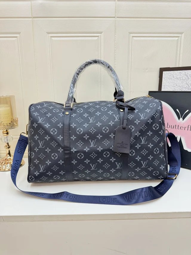 Louis Vuitton Travel Bags Monogram Duffel Bag product detail image 30