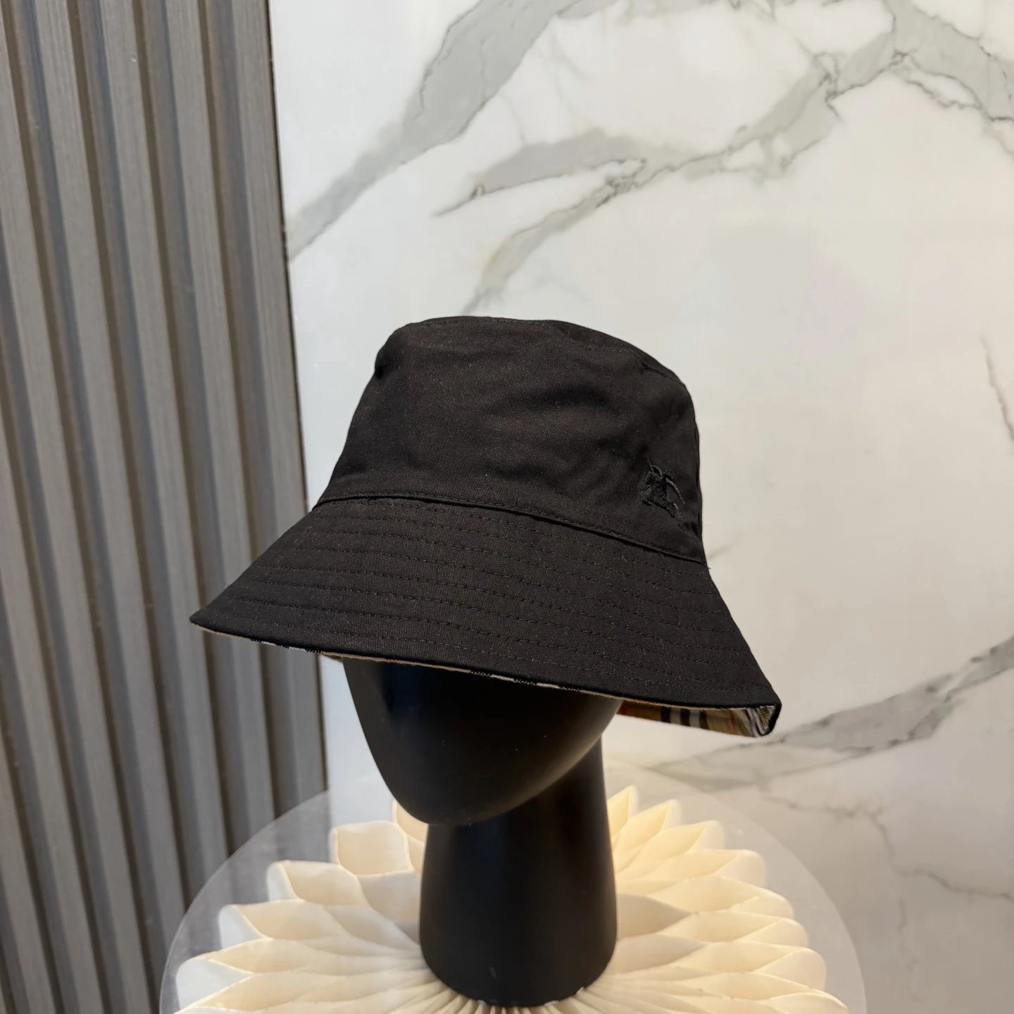 Burberry Hats Baseball caps and bucket — GZMZ-38