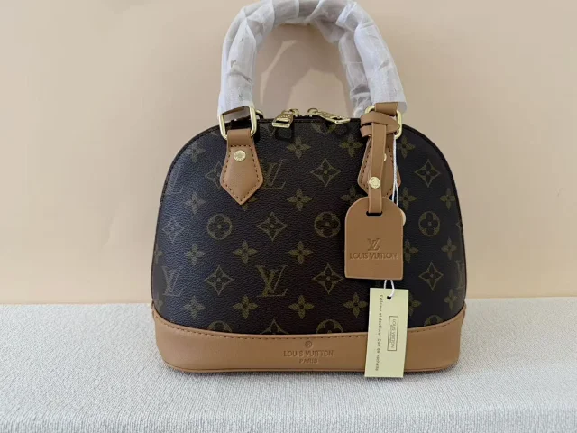 Louis Vuitton Travel Bags Monogram Duffel Bag product detail image 41