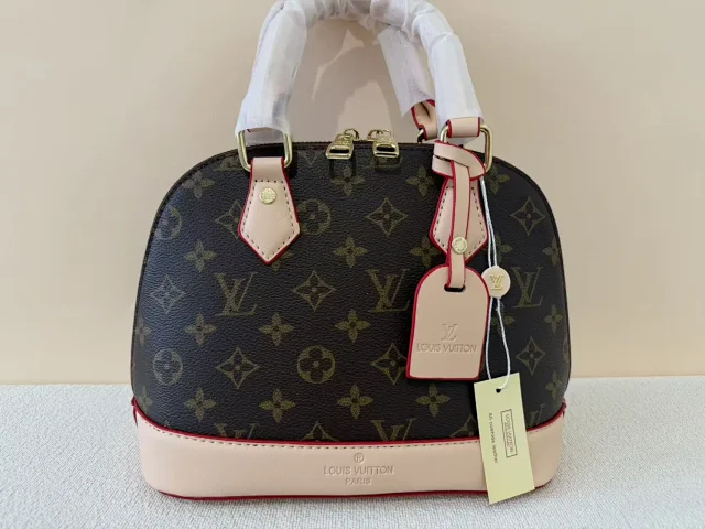 Louis Vuitton Travel Bags Monogram Duffel Bag product detail image 44