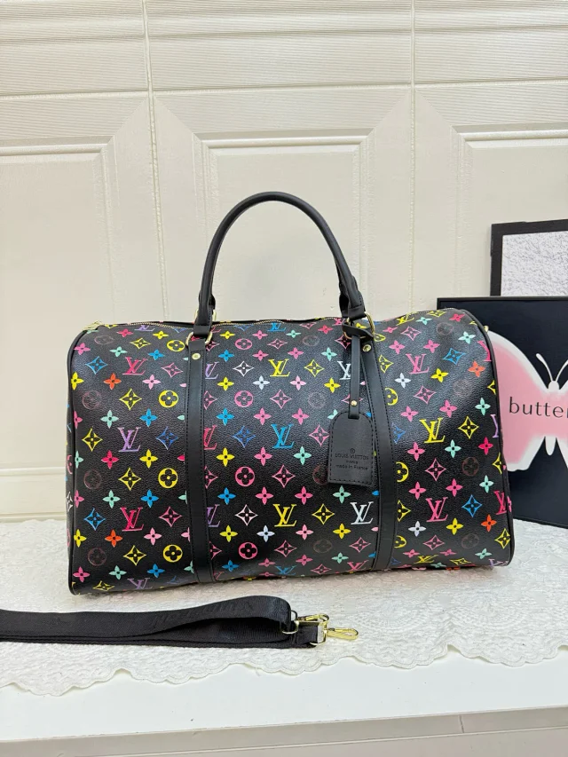 Louis Vuitton Travel Bags Monogram Duffel Bag product detail image 23