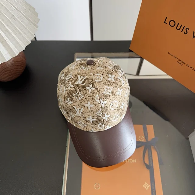 Louis Vuitton Hats Monogram Baseball Cap product detail image 2