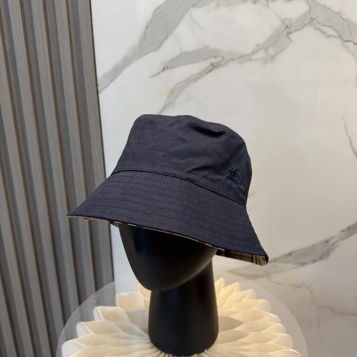 Burberry Hats Baseball caps and bucket — GZMZ-40