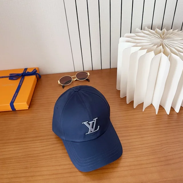 Louis Vuitton Hats Monogram Baseball Cap product detail image 11