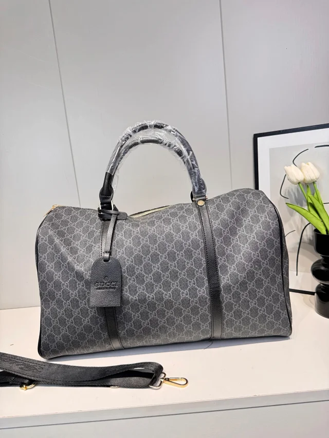 Louis Vuitton Travel Bags Monogram Duffel Bag product detail image 9