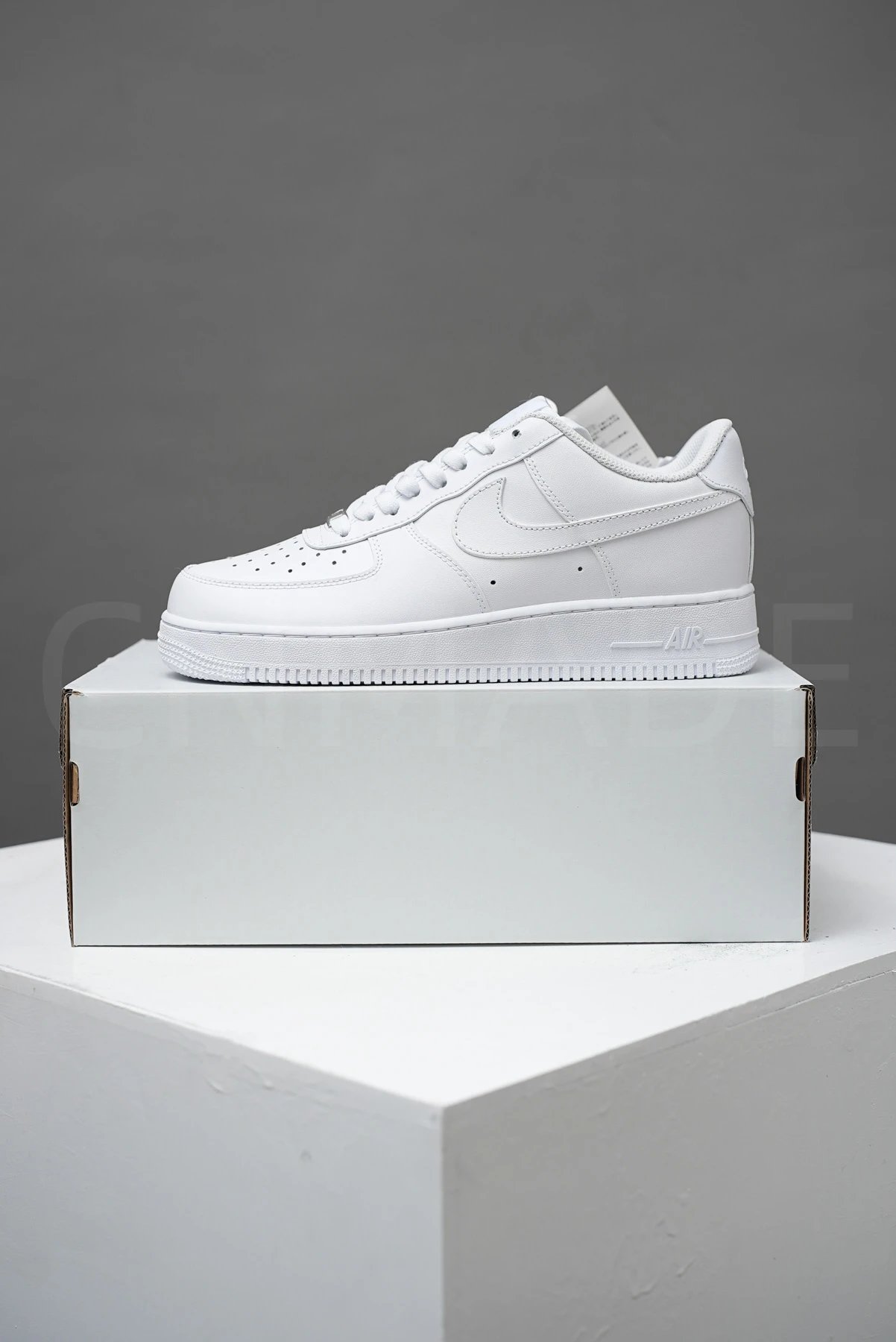 Nike - Air Force 1 '07 R1Batch