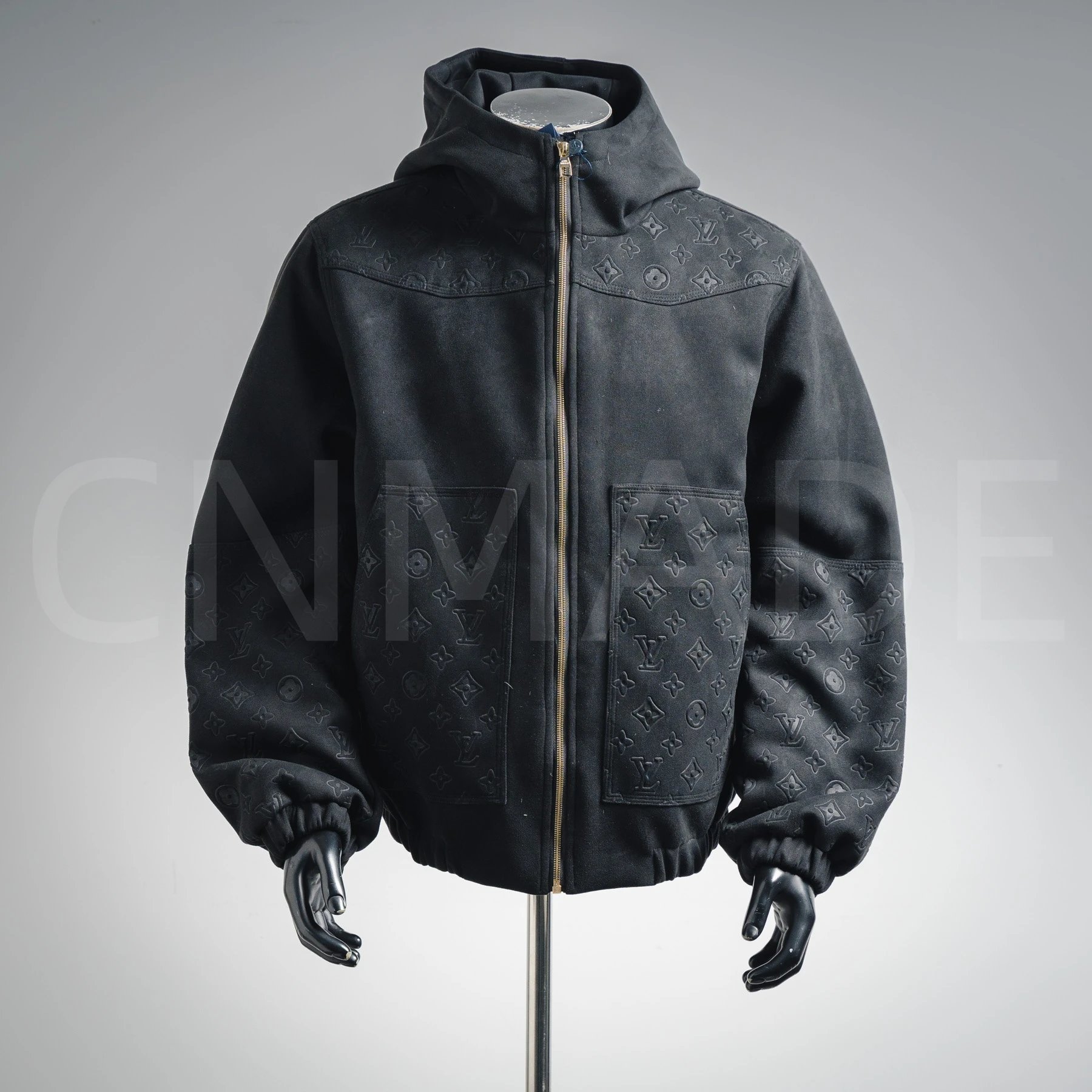 LW袖章暗纹浮雕拼接 麂皮提花 23Fw硅胶小标  羽绒服 3