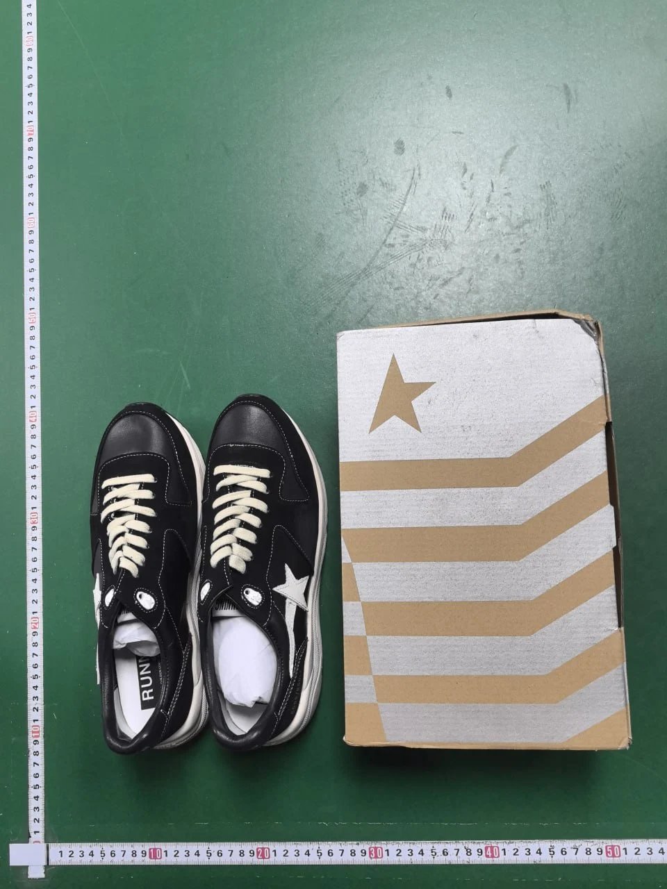 Run Star Black White