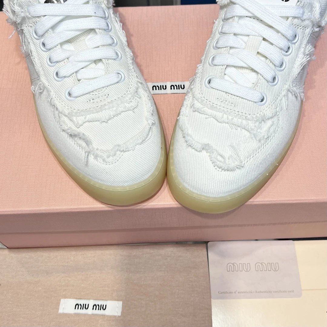 Vintage Frayed Canvas Low Top Sneakers Ivory White - Gallery Image 6 - Detailed View