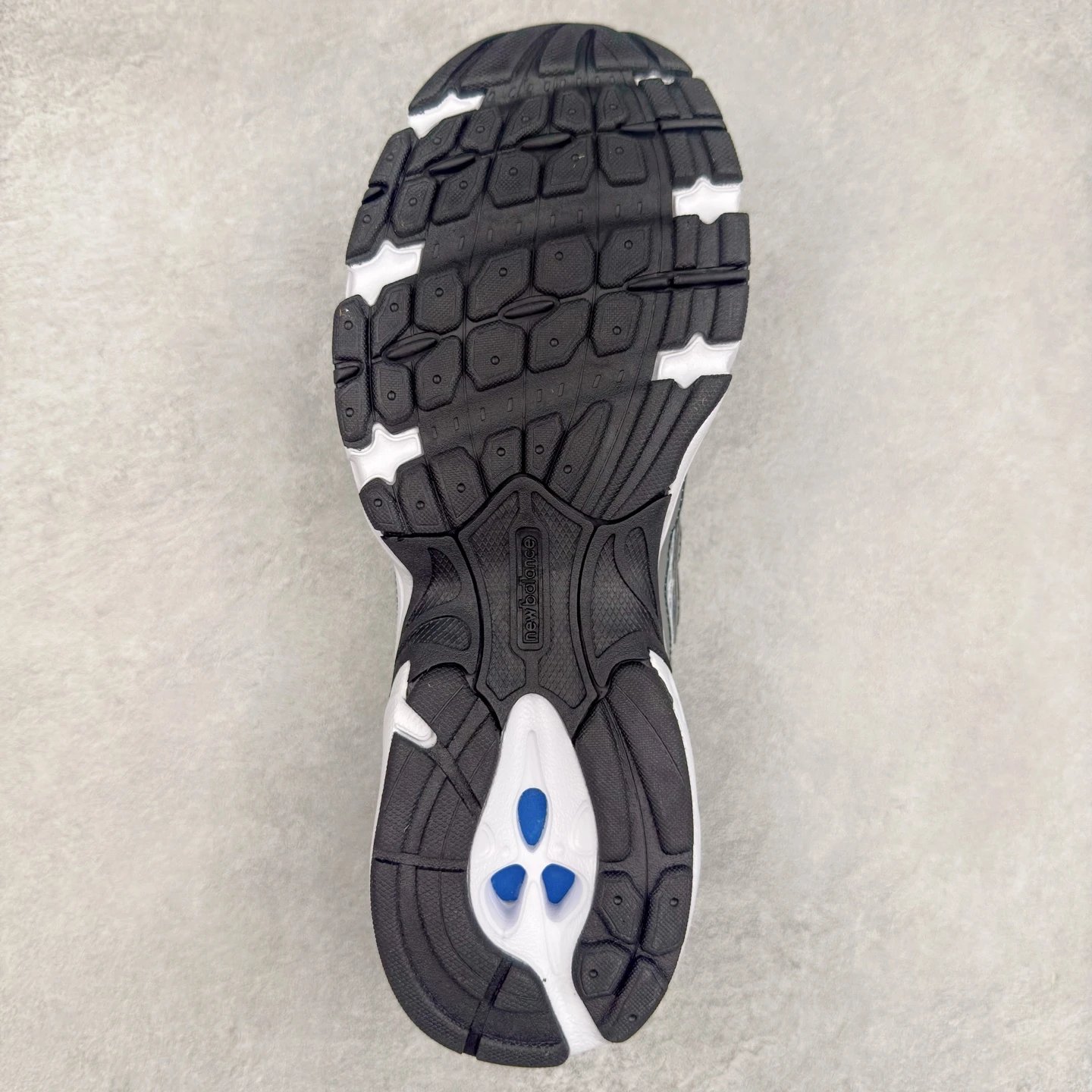 Retro Dad Sneakers Mesh Running Shoes Silver - Gallery Image 9 - Detailed View