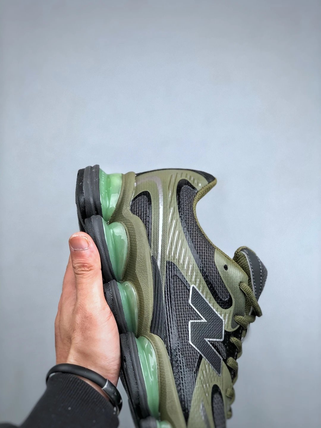 Retro Mesh Running Shoes Olive Drab - Gallery Image 6 - Detailed View