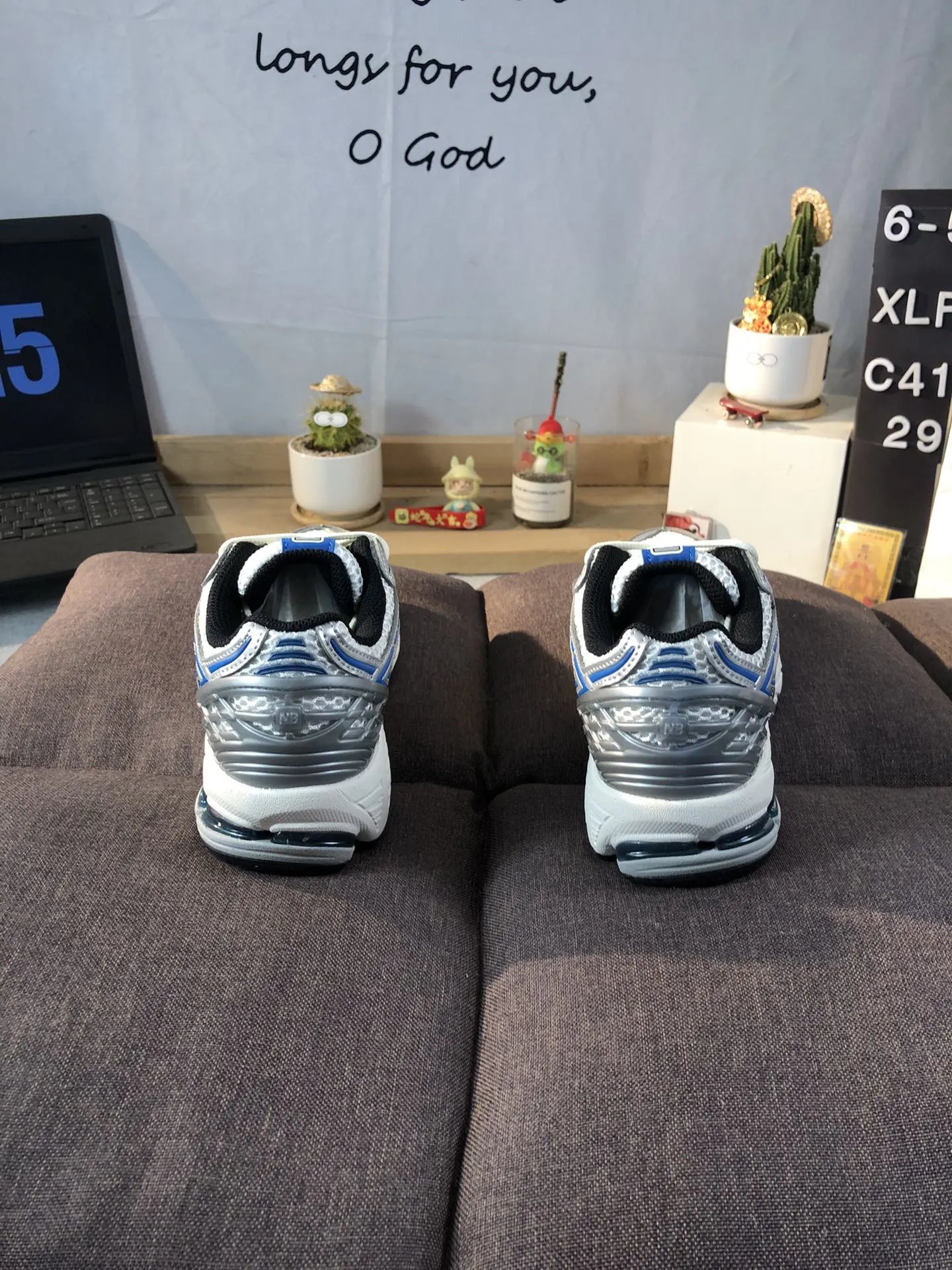 Retro 1906R Running Shoes Sport Silver - Gallery Image 4 - Detailed View