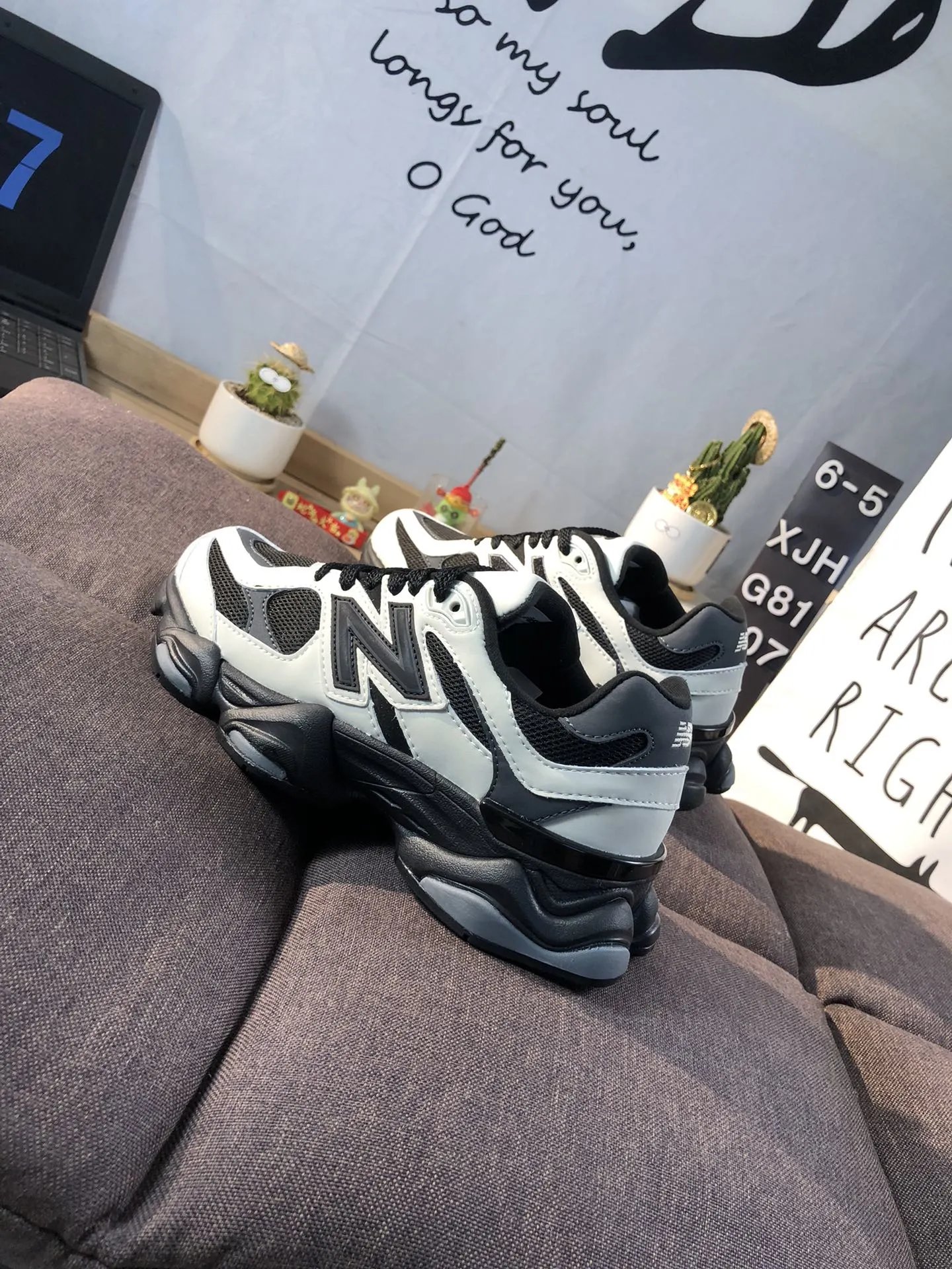 Retro 9060 Chunky Sneakers Unisex Asphalt - Gallery Image 5 - Detailed View