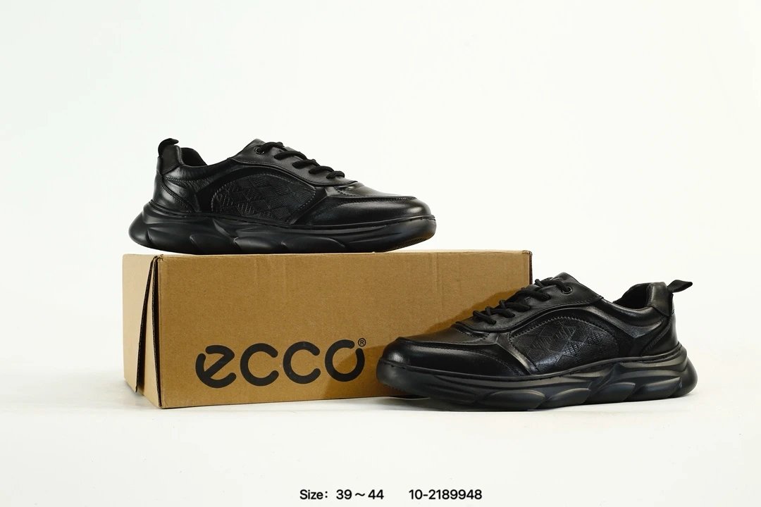 ECCO Black Leather Sneakers - Gallery Image 2 - Detailed View