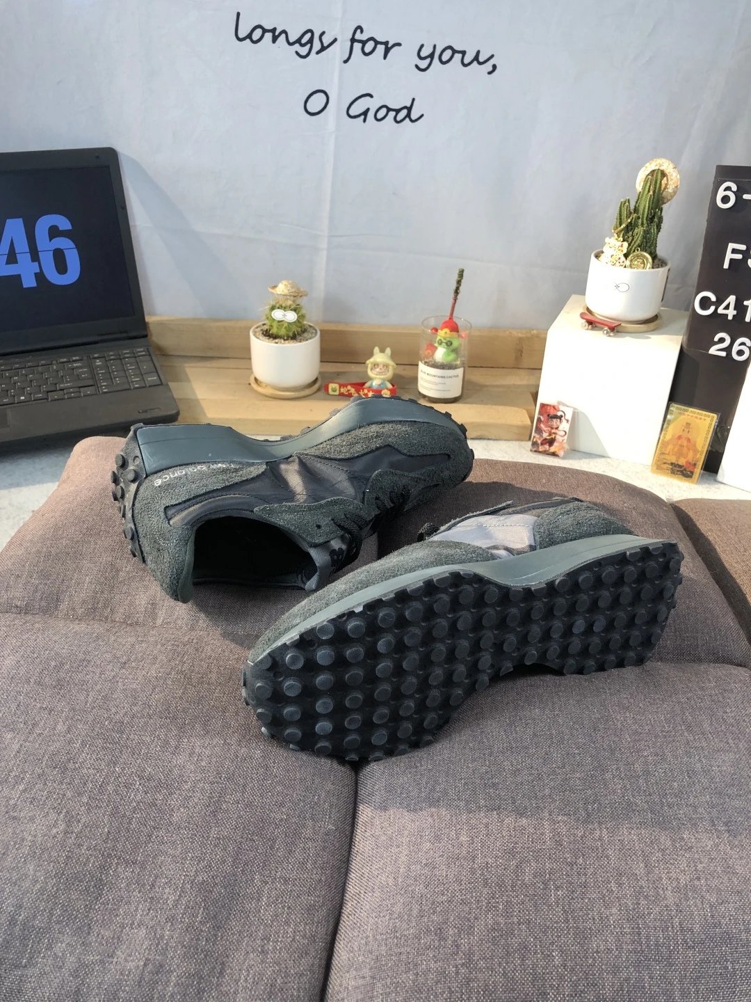 Retro Suede Running Shoes Sneakers Shadow Gray - Gallery Image 6 - Detailed View