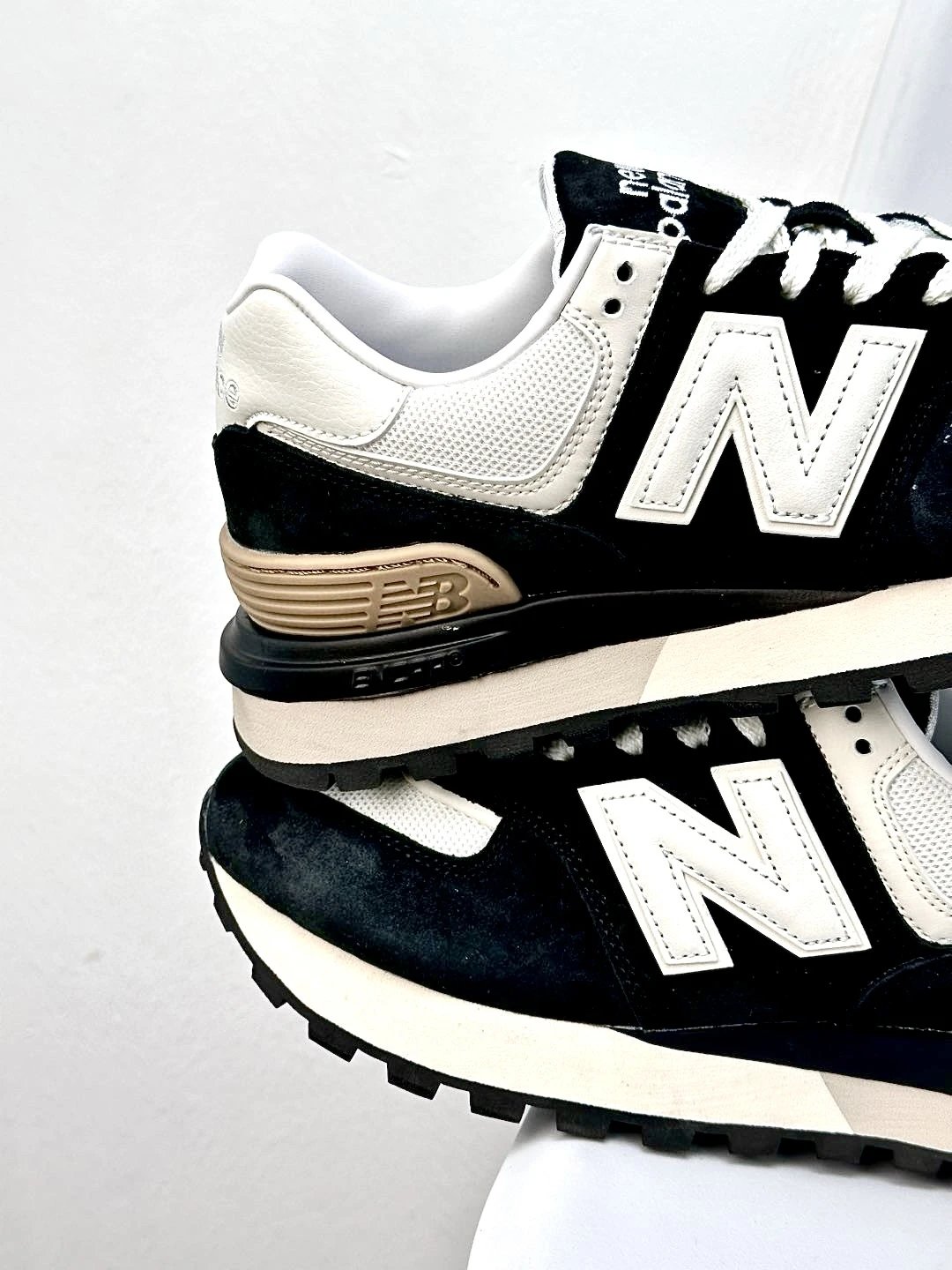 Retro Suede Runner Shoes Casual Sneakers Onyx - Gallery Image 3 - Detailed View