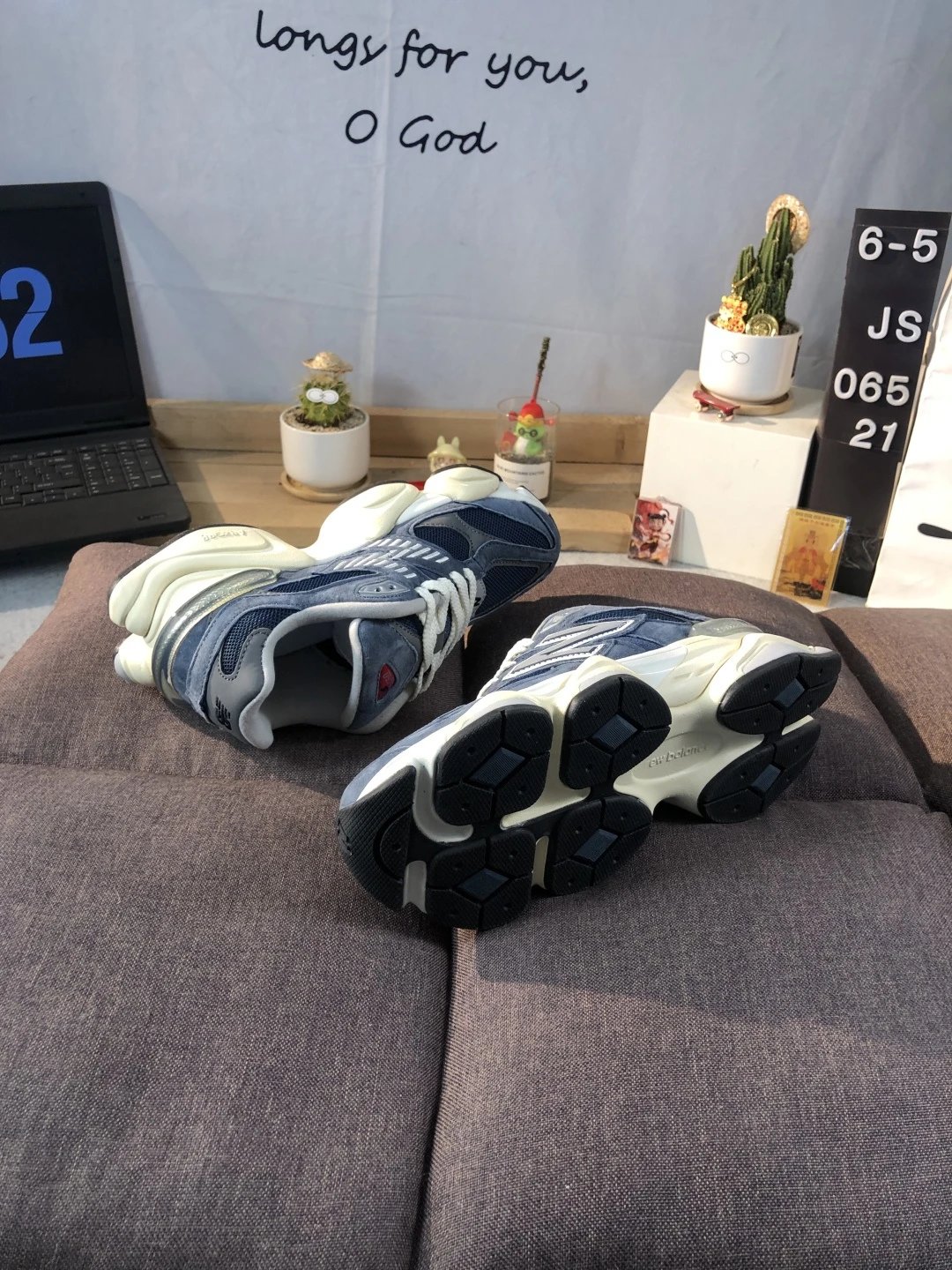 Casual Suede Running Shoes NB 9060 Slate Grey - Gallery Image 6 - Detailed View