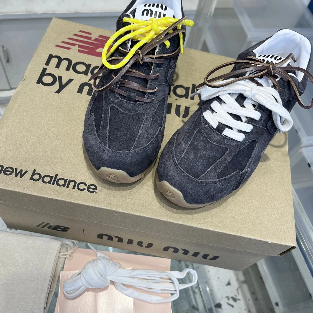 Retro Suede Leather Dual Lace Sneakers Charcoal Grey - Gallery Image 6 - Detailed View