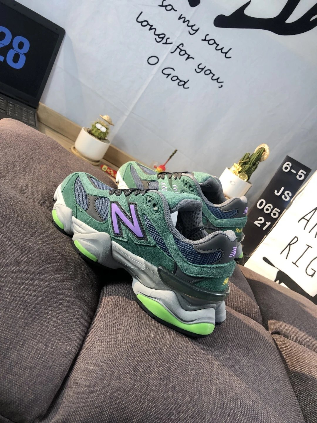 Retro Suede Running Shoes Unisex Seafoam - Gallery Image 5 - Detailed View