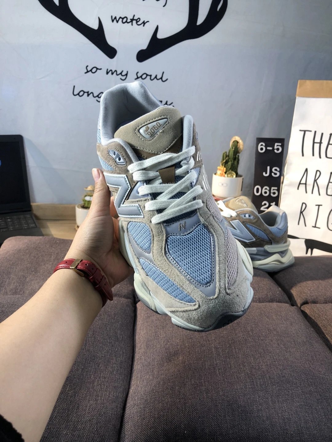 Retro NB U9060 Running Shoes Sea Salt - Gallery Image 8 - Detailed View