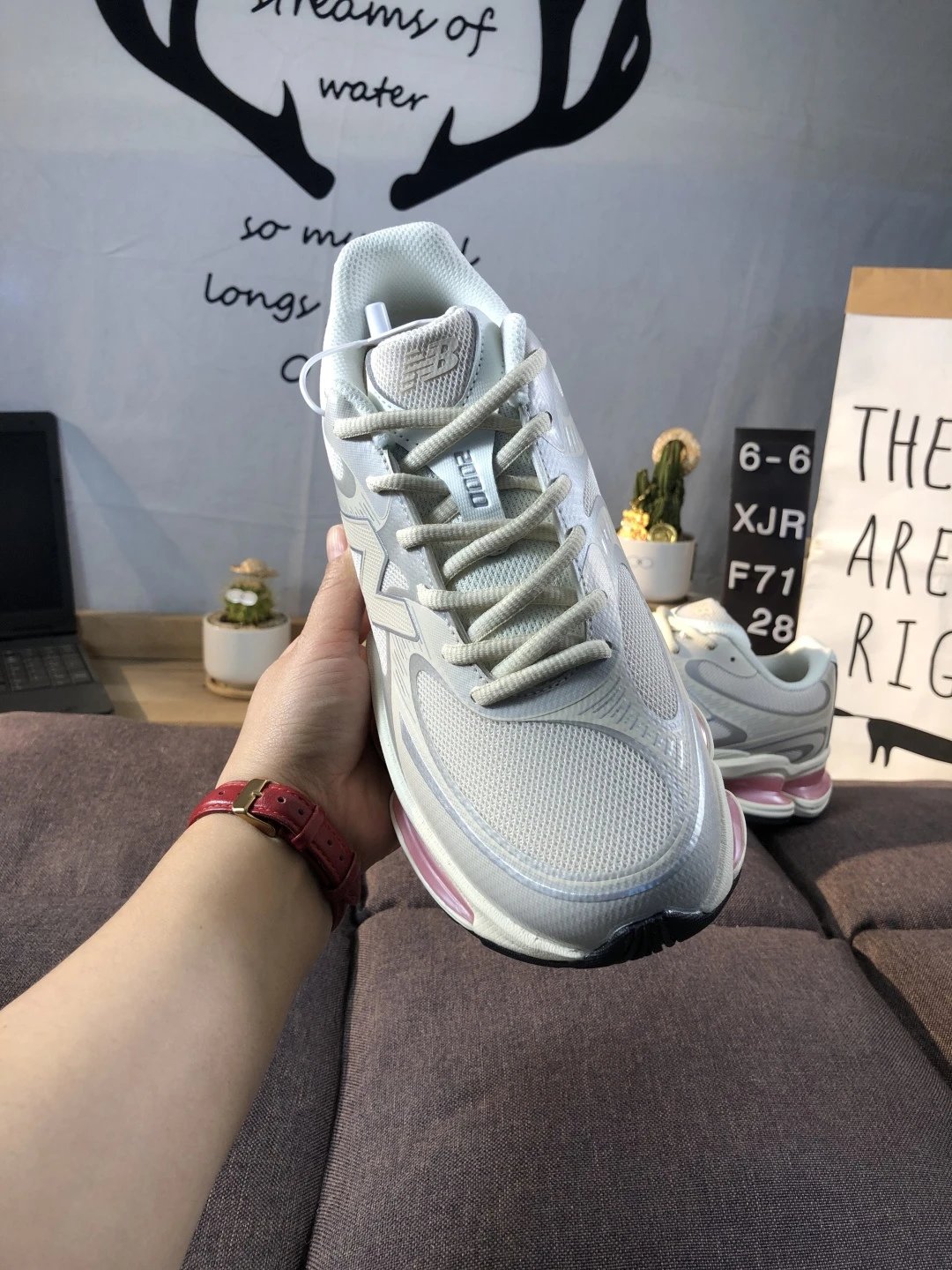 Retro Mesh Running Shoes Athletic Trainers Seashell - Gallery Image 8 - Detailed View