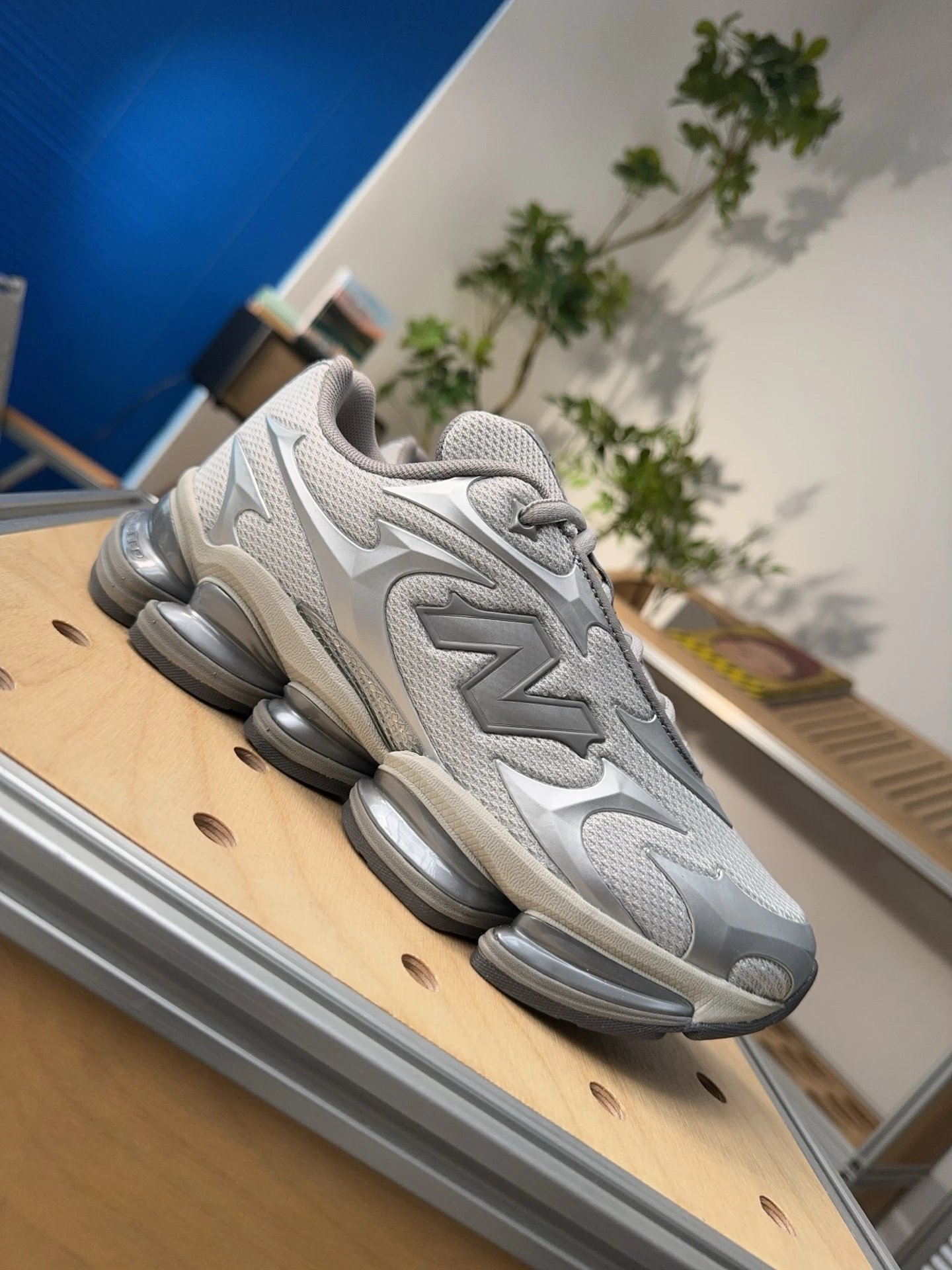 Mesh Casual Shoes Urban Style, Silver - Gallery Image 3 - Detailed View