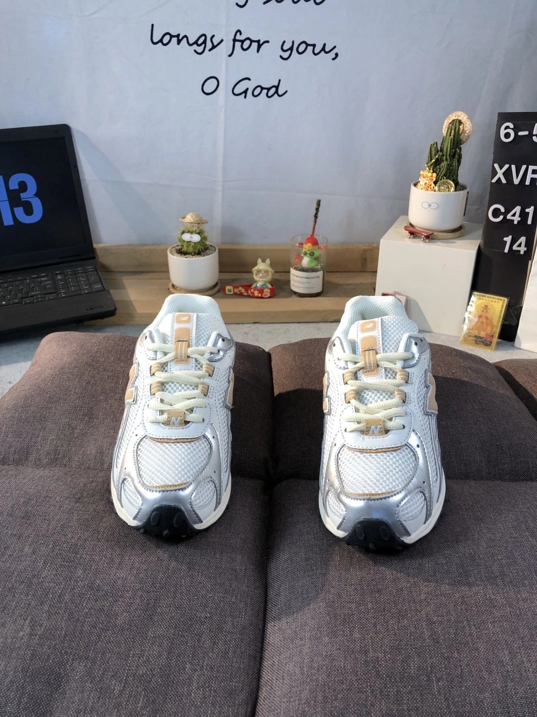 Retro Dad Running Shoes Oyster - Gallery Image 2 - Detailed View