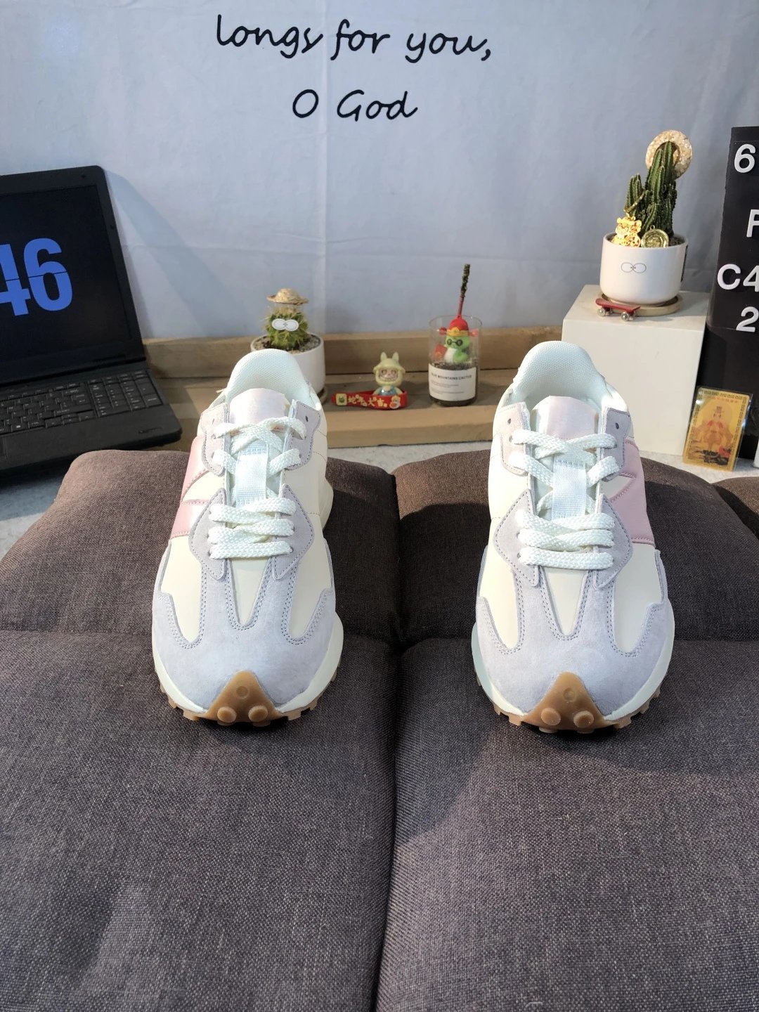 Retro Suede Sneakers Nylon Running Shoes Mauve - Gallery Image 2 - Detailed View