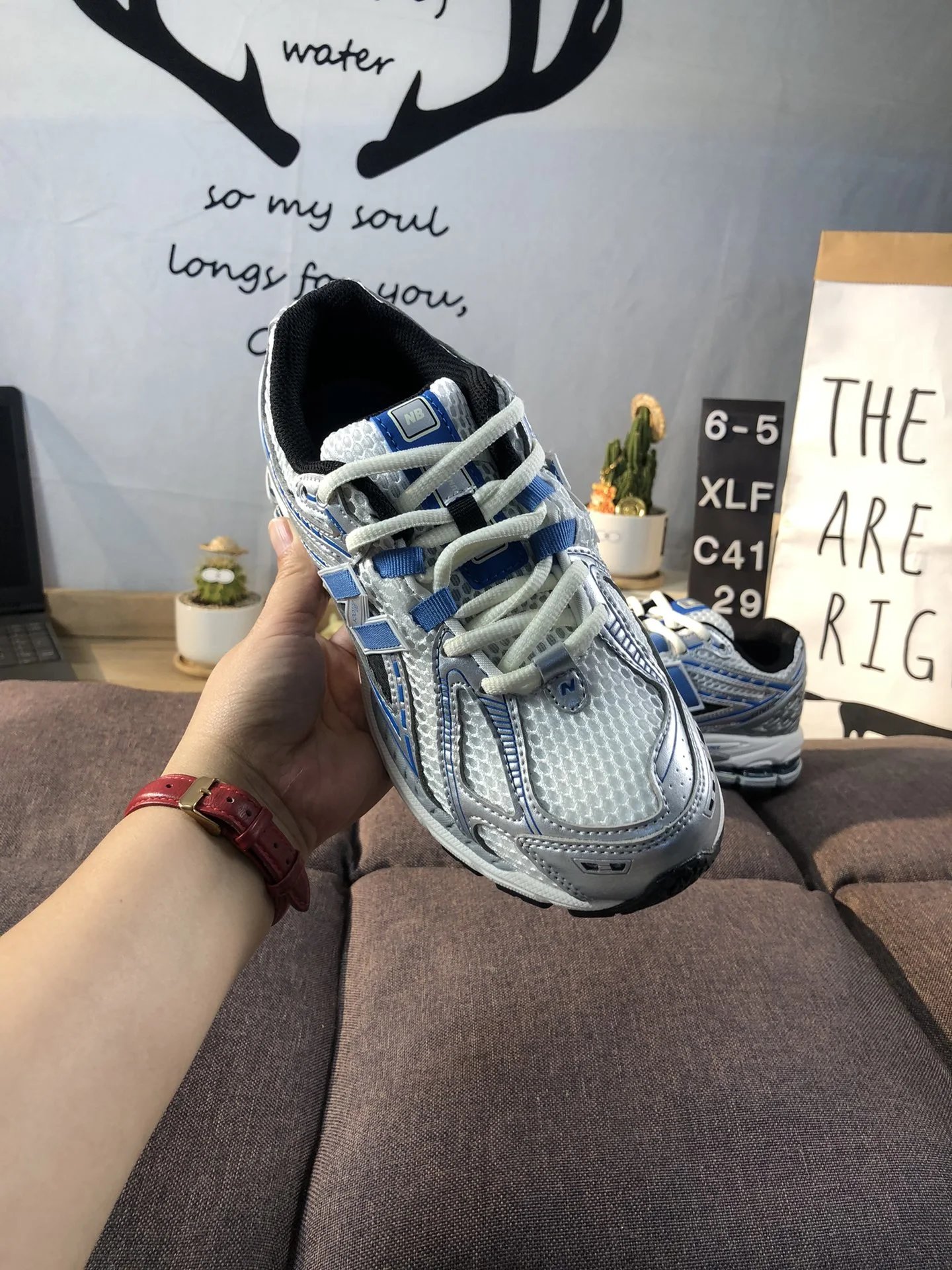 Retro 1906R Running Shoes Sport Silver - Gallery Image 8 - Detailed View