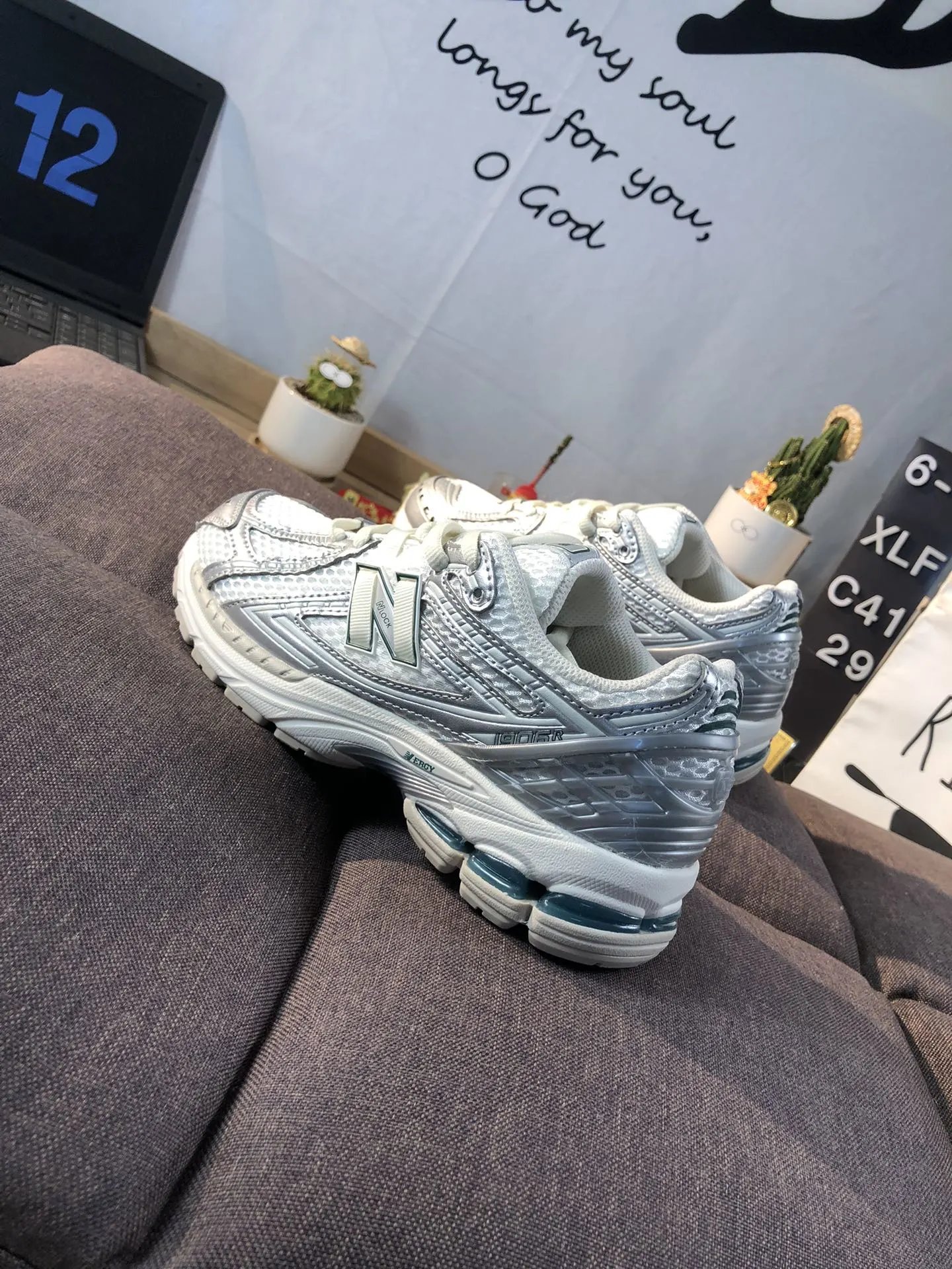 Retro 1906R Running Shoes Unisex Athletic Chrome - Gallery Image 5 - Detailed View