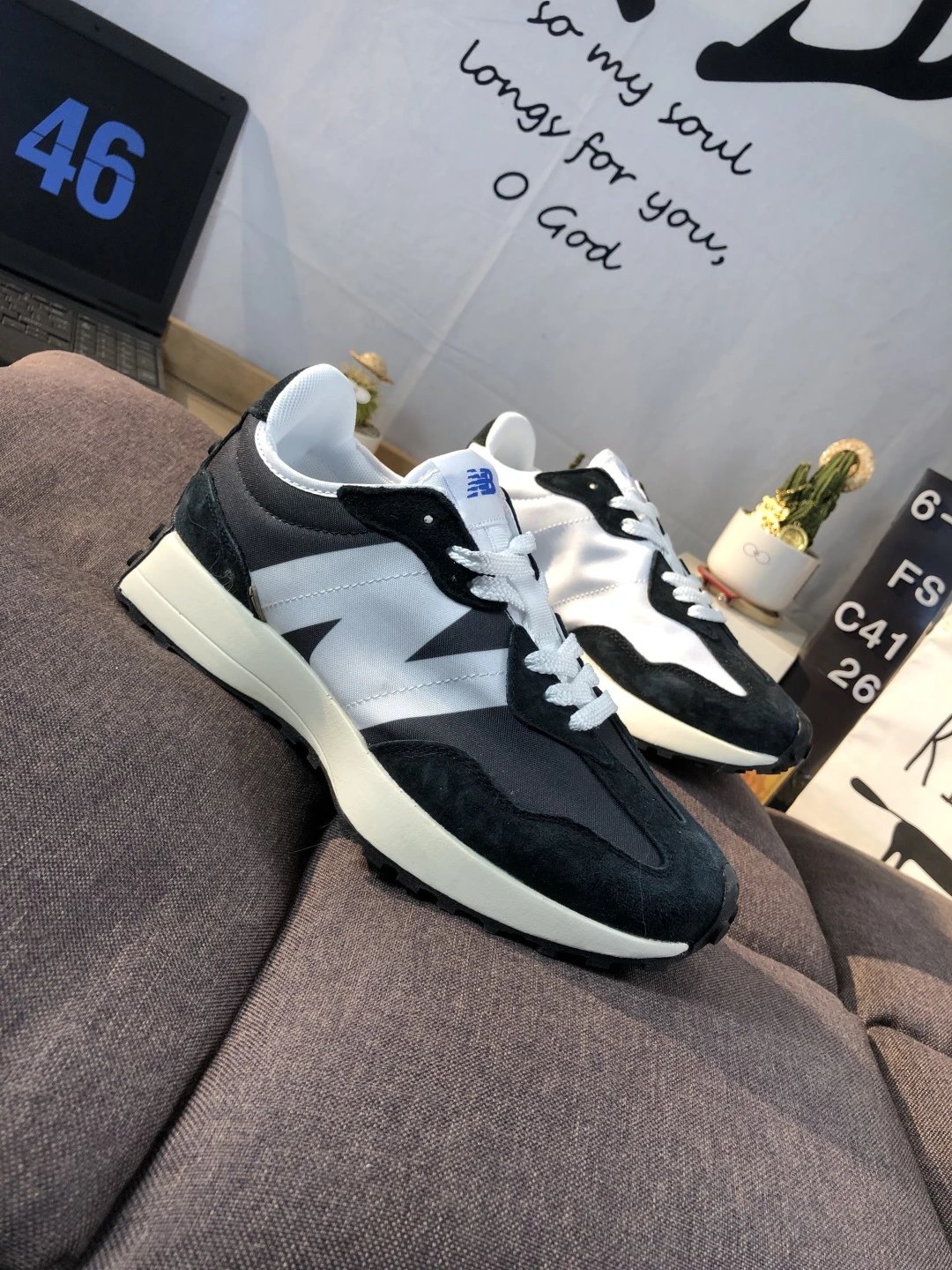 Retro Suede Sneakers Running Shoes Asphalt - Gallery Image 3 - Detailed View