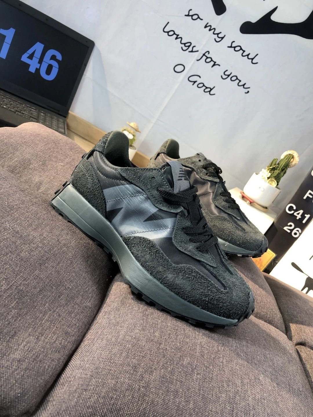 Retro Suede Running Shoes Sneakers Shadow Gray - Gallery Image 3 - Detailed View