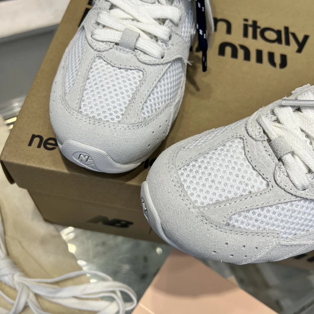 Retro Leather Suede Mesh Sneakers 530 Dual Lace Ivory - Gallery Image 6 - Detailed View