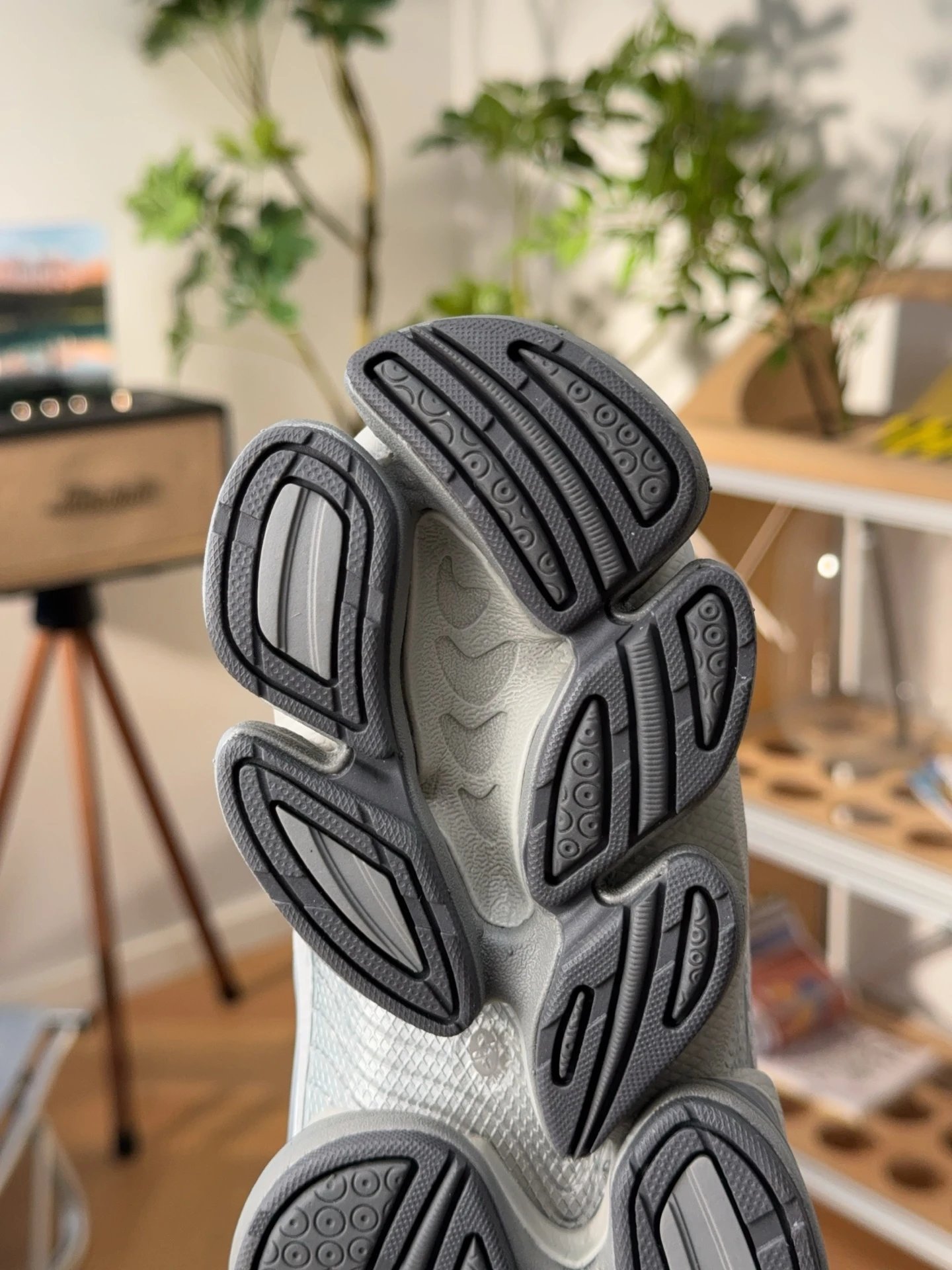 Mesh Casual Shoes Urban Style, Silver - Gallery Image 8 - Detailed View