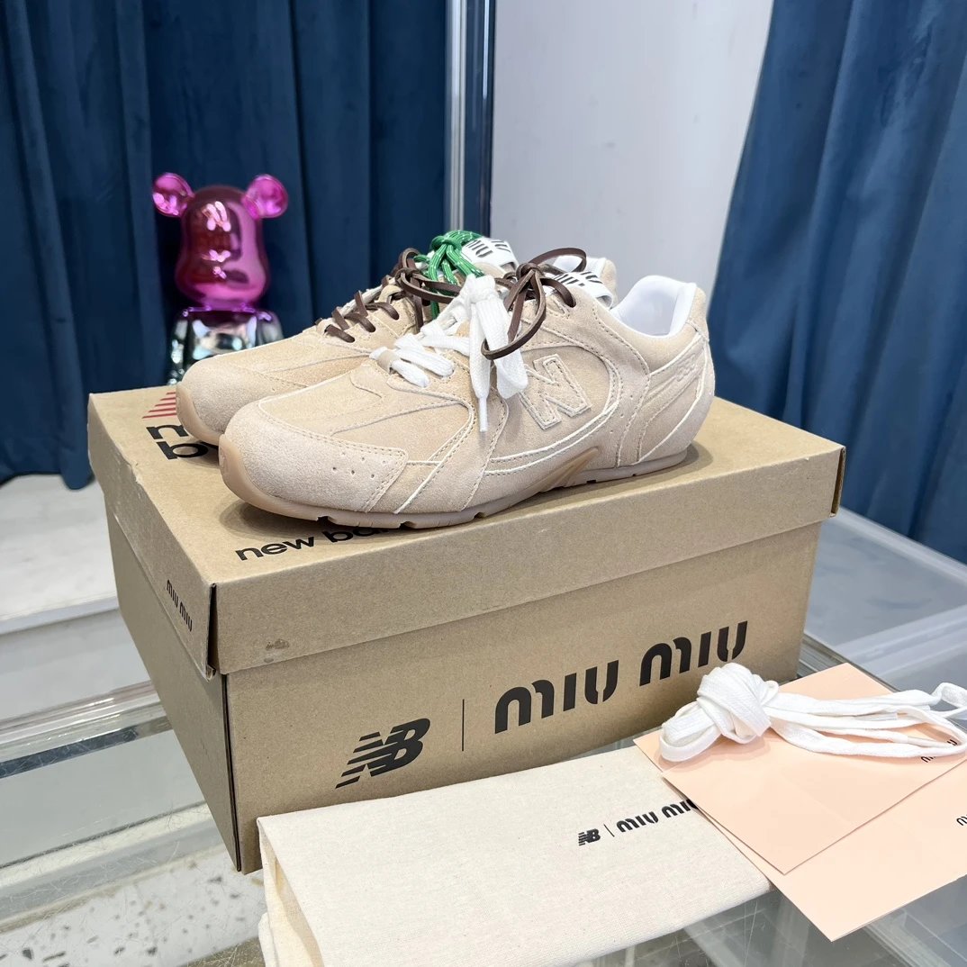 Suede Leather Double Lace Sneakers 530 Almond Beige - Gallery Image 1 - Detailed View