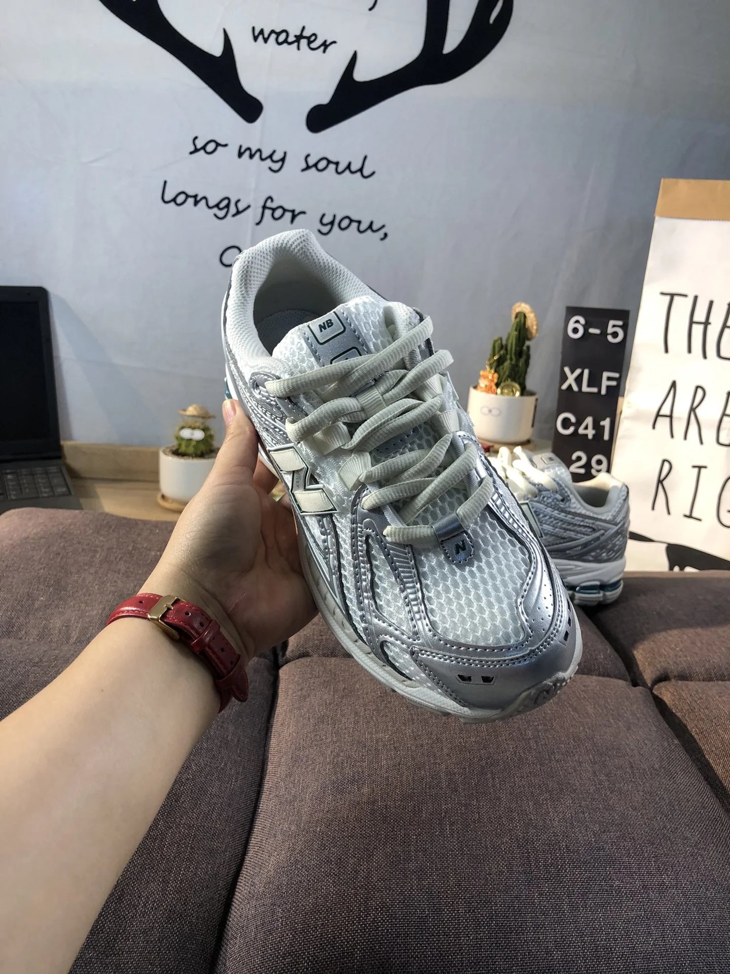 Retro 1906R Running Shoes Unisex Athletic Chrome - Gallery Image 8 - Detailed View