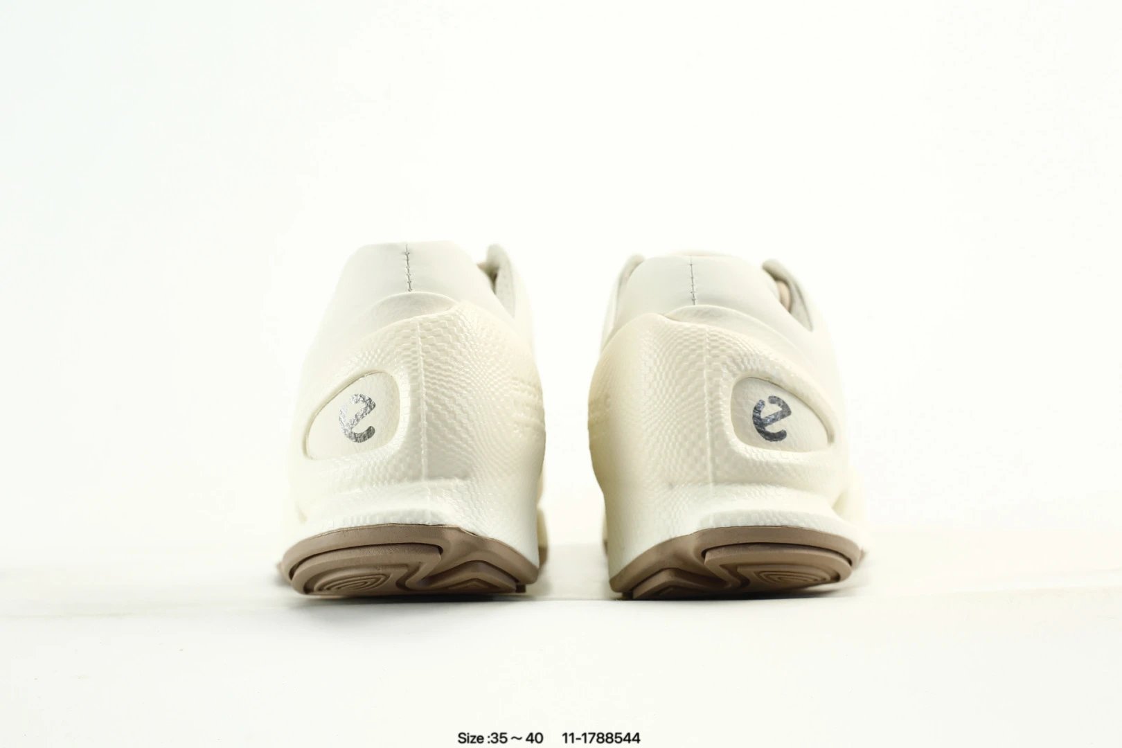 Leather Comfort Sneakers Low Top Ecru - Gallery Image 7 - Detailed View