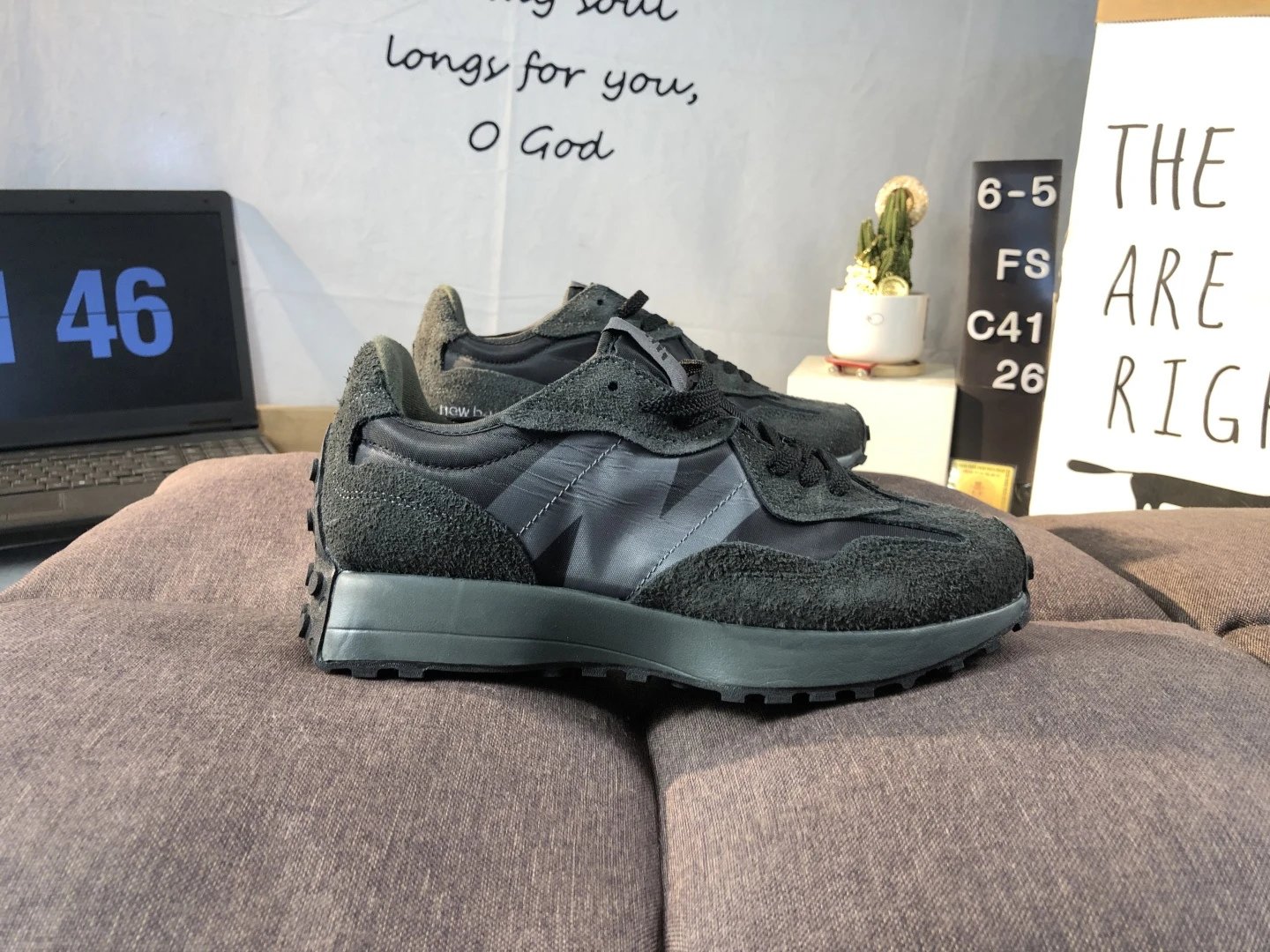 Retro Suede Running Shoes Sneakers Shadow Gray - Gallery Image 1 - Detailed View