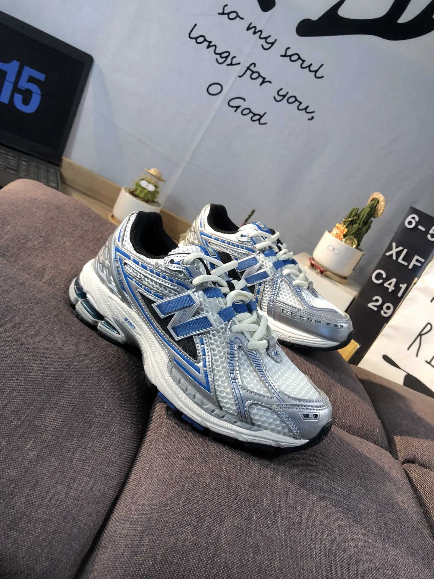 Retro 1906R Running Shoes Sport Silver - Gallery Image 3 - Detailed View