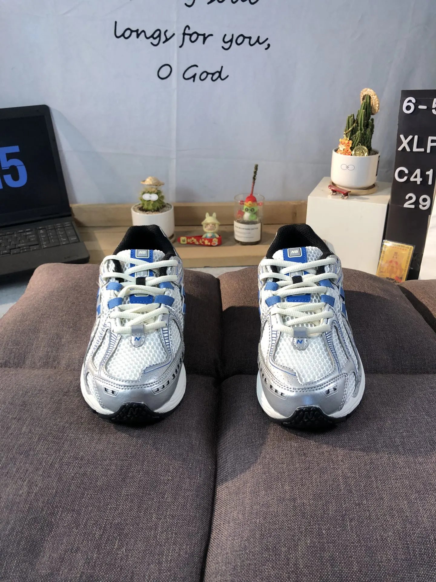 Retro 1906R Running Shoes Sport Silver - Gallery Image 2 - Detailed View