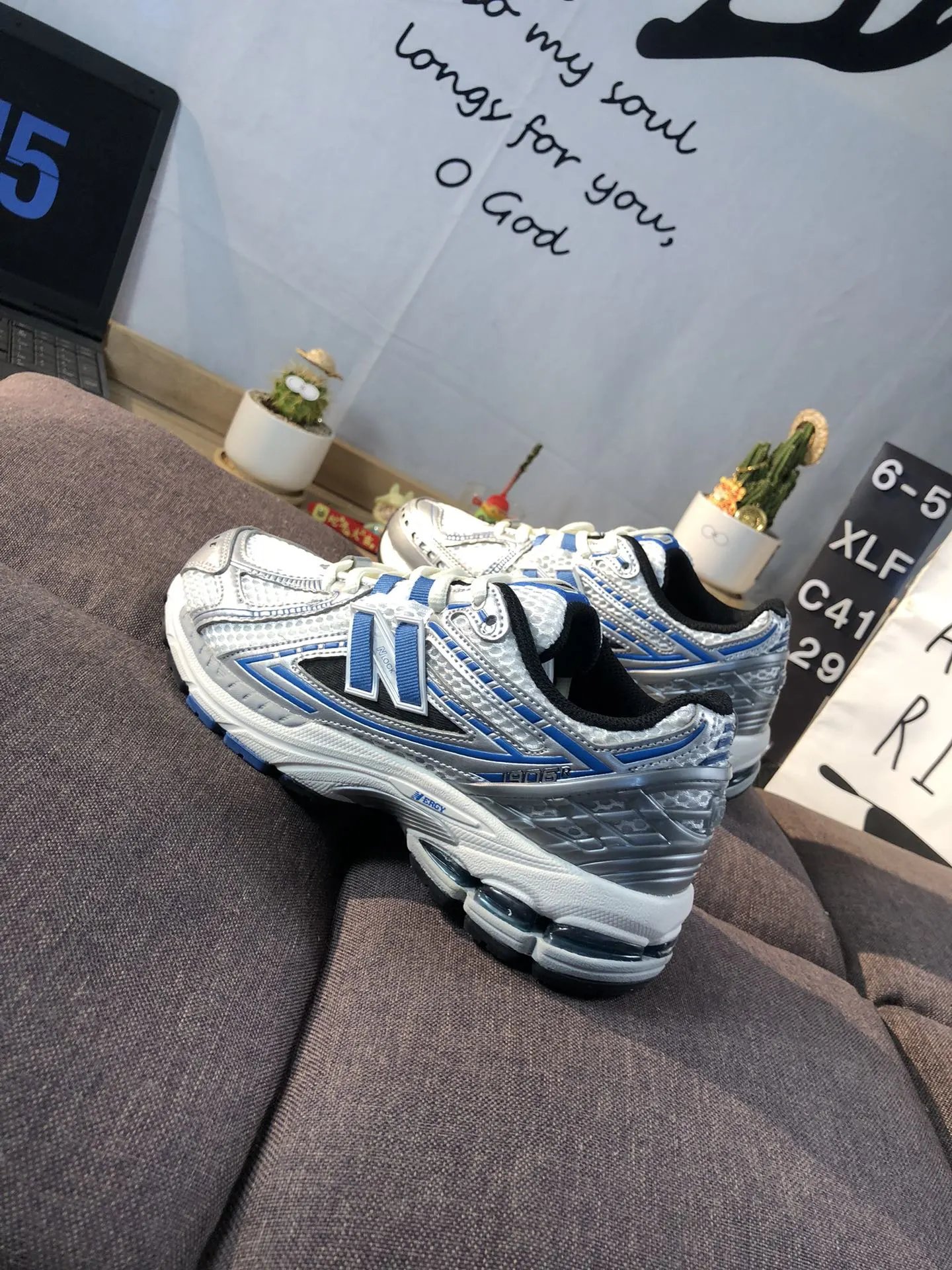 Retro 1906R Running Shoes Sport Silver - Gallery Image 5 - Detailed View