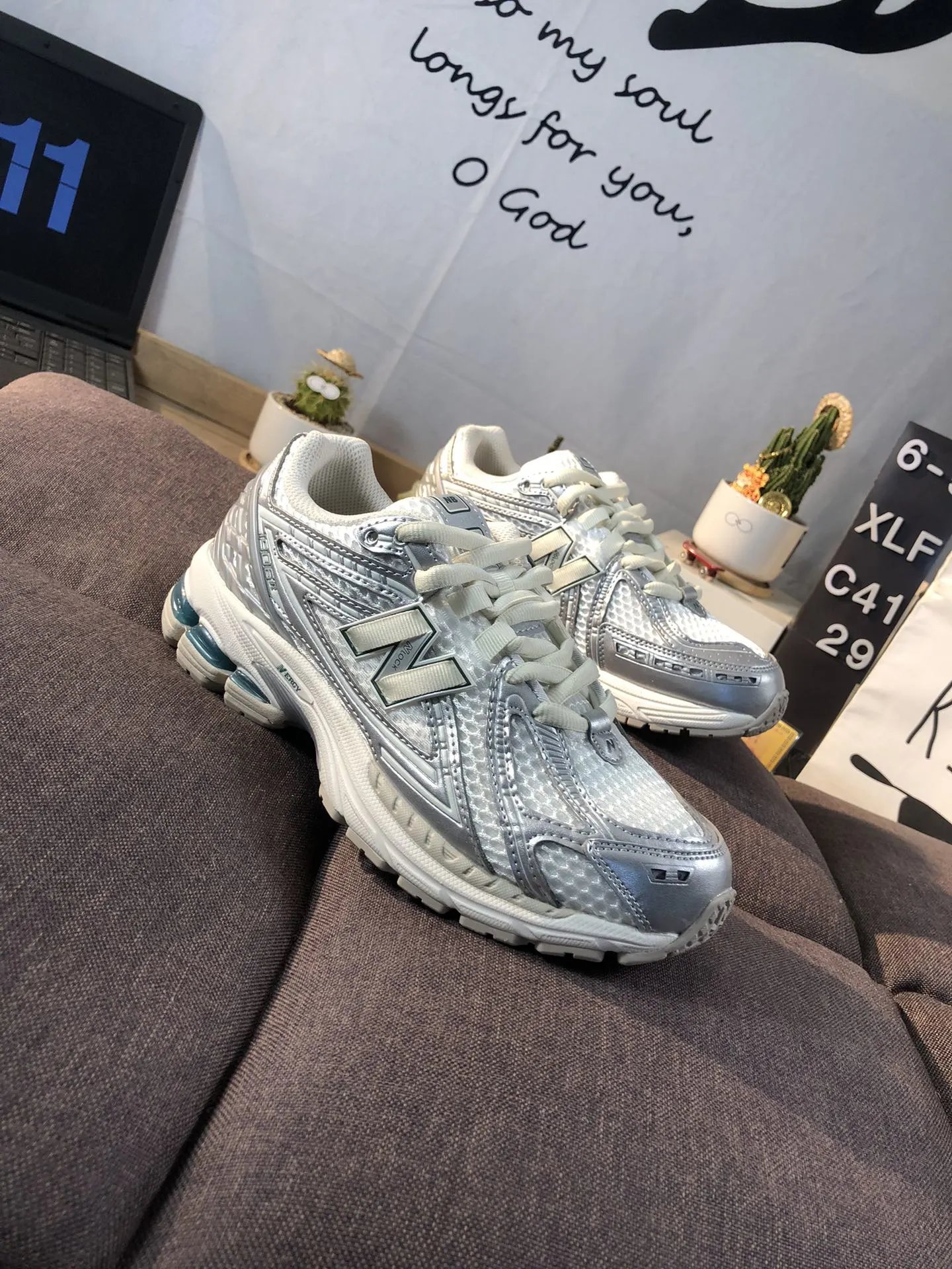 Retro 1906R Running Shoes Unisex Athletic Chrome - Gallery Image 3 - Detailed View