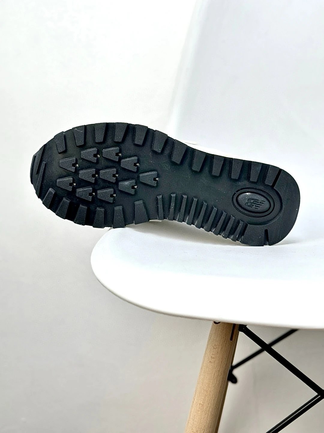 Retro Suede Sneaker Running Shoes in Off White - Gallery Image 6 - Detailed View