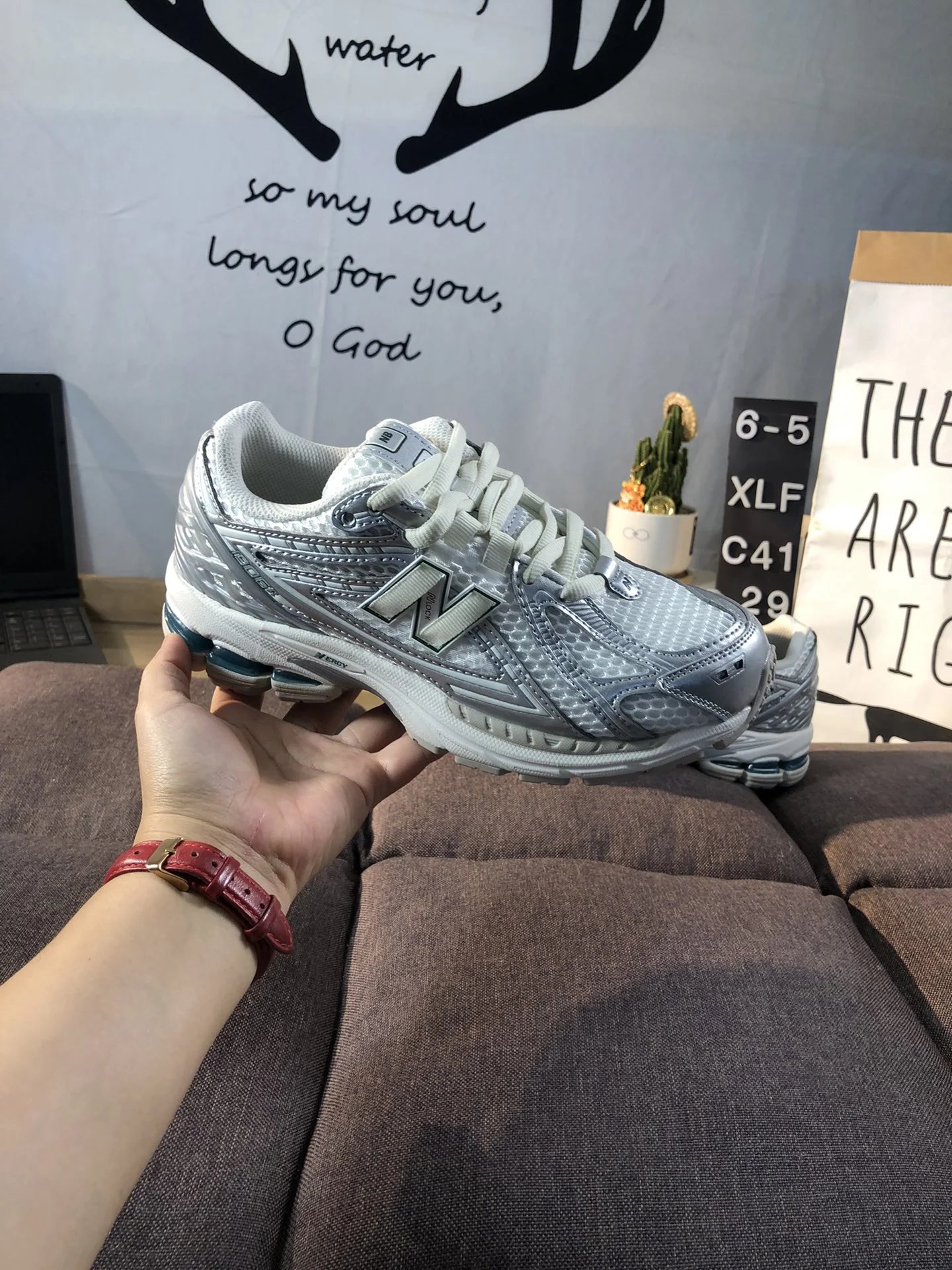 Retro 1906R Running Shoes Unisex Athletic Chrome - Gallery Image 7 - Detailed View