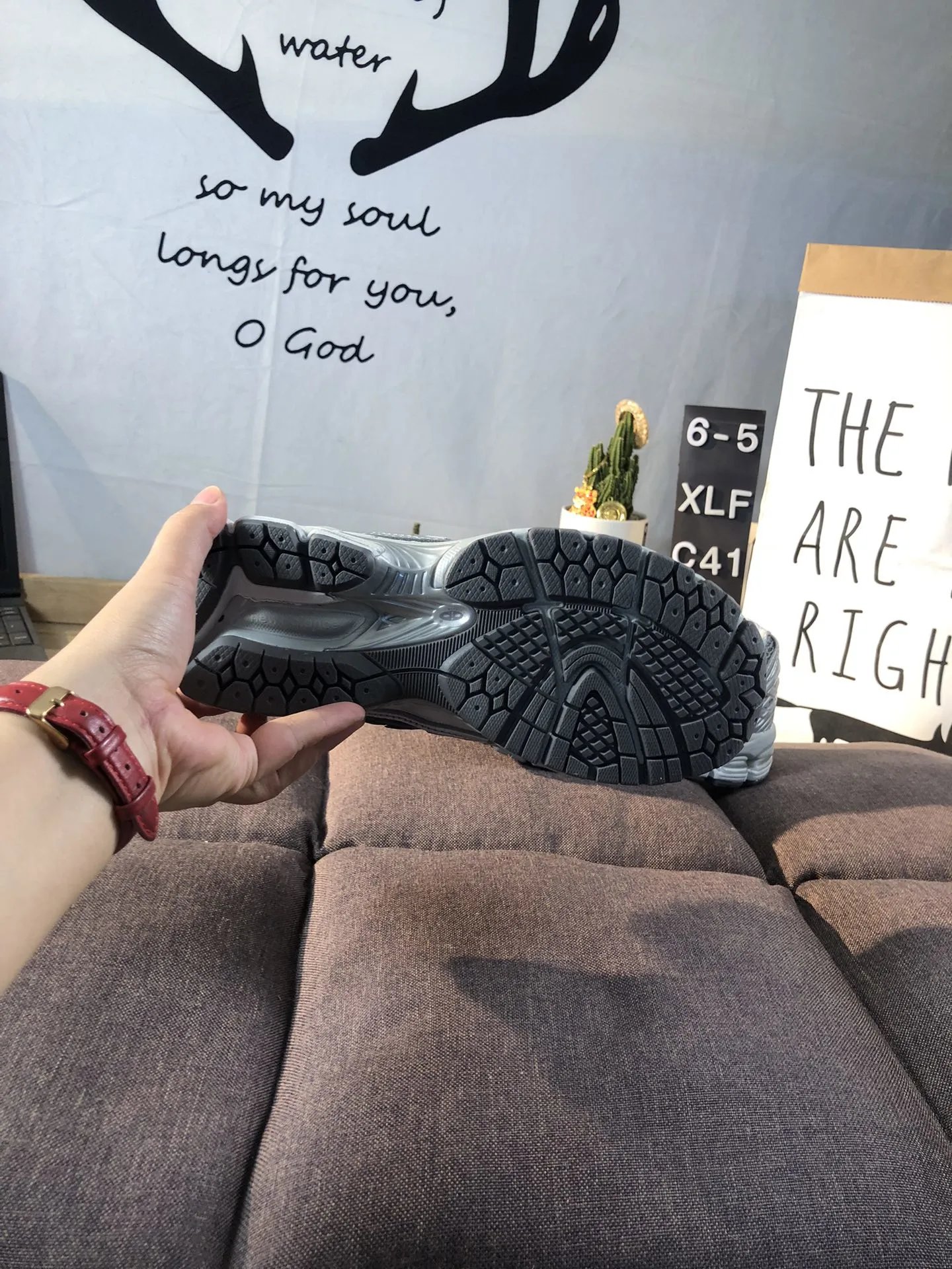 Retro Running Shoes New Balance 1906R - Silver Metallic - Gallery Image 9 - Detailed View