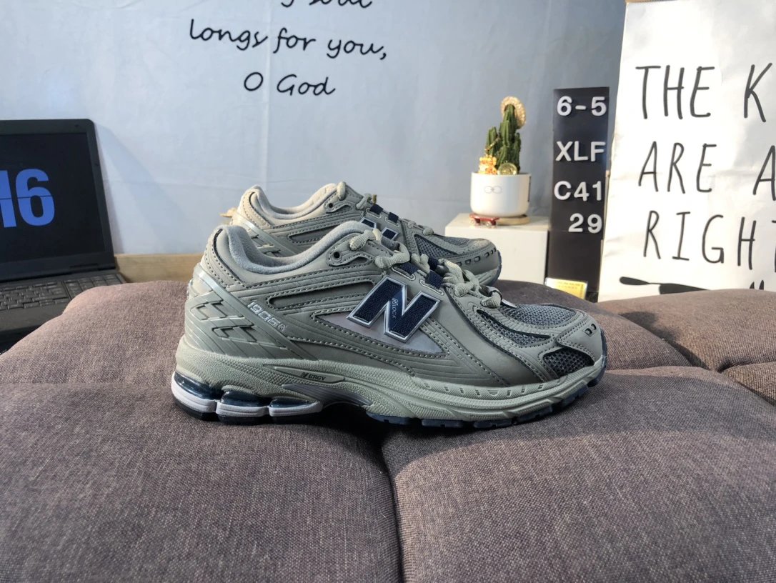 Retro 1906R Running Shoes Athletic Silver - Gallery Image 8 - Detailed View