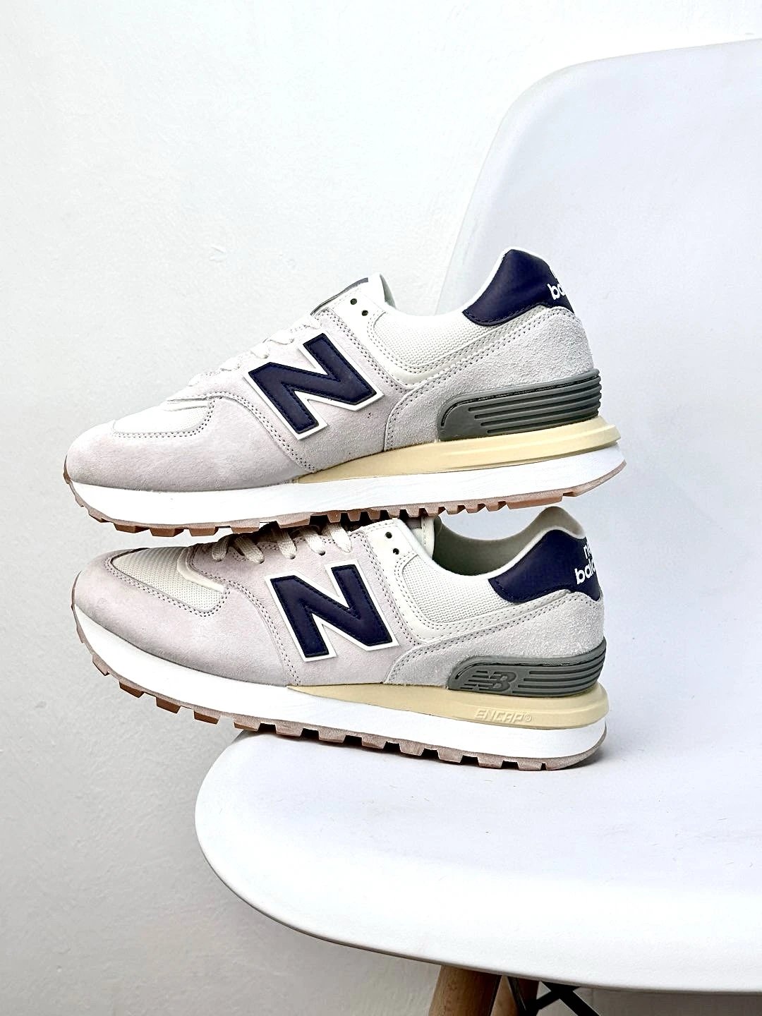 574 Series Suede Casual Sneakers Oyster White - Gallery Image 4 - Detailed View