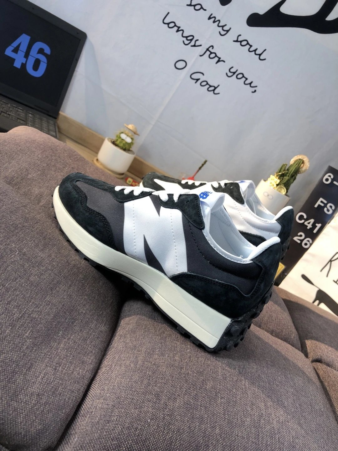 Retro Suede Sneakers Running Shoes Asphalt - Gallery Image 5 - Detailed View