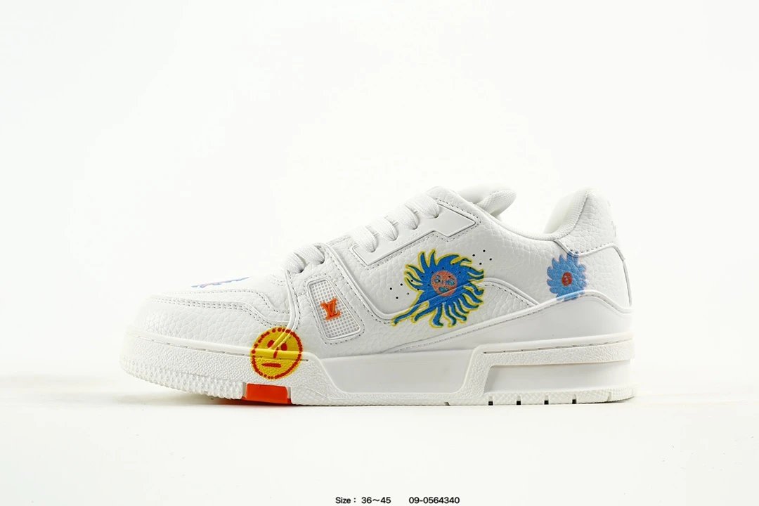 Low Top Leather Trainer Sneakers with Graphic Print White - Gallery Image 3 - Detailed View