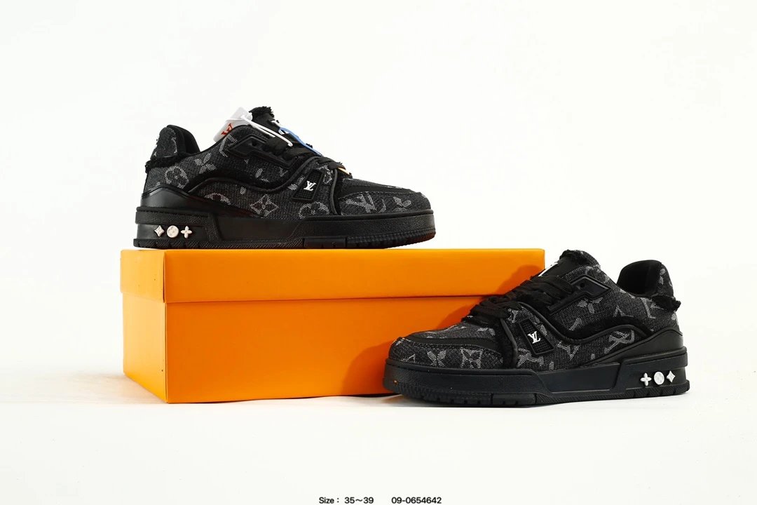 Luxury Low Top Trainer Sneaker Leather with Charcoal Black - Gallery Image 9 - Detailed View